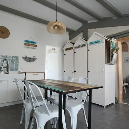Charming Maisonette With Terrace On The Island Of Oleron *